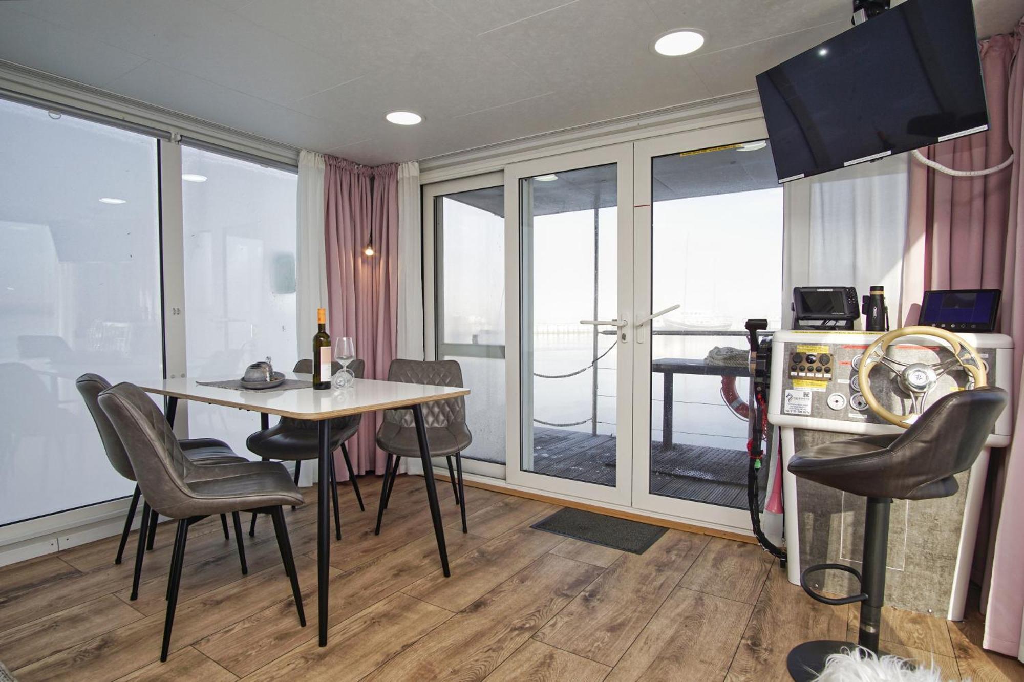 Hausboot Lydia Mit Sauna Und Elektrokamin - Hausbooturlaub Auf Ruegen Gager Exteriér fotografie